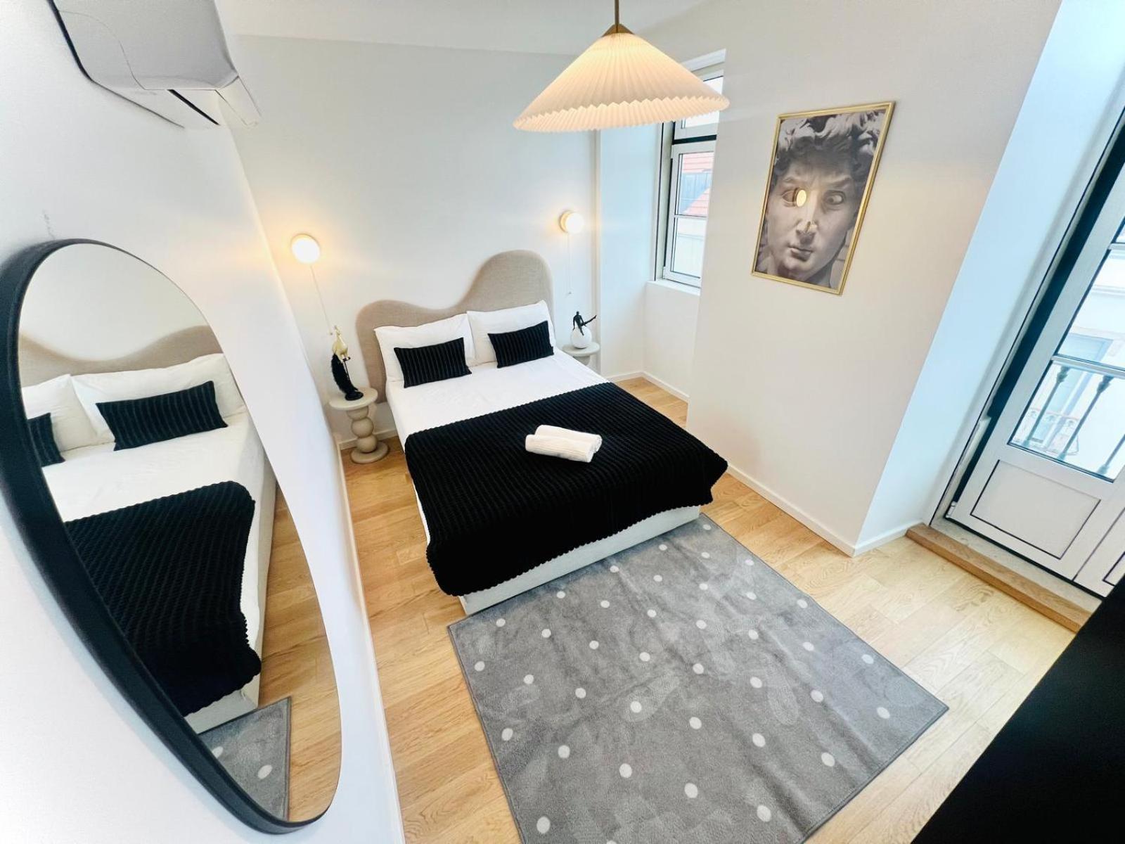 Pink House Beautiful 2 Bedroom Flat In Center Apartment Lissabon