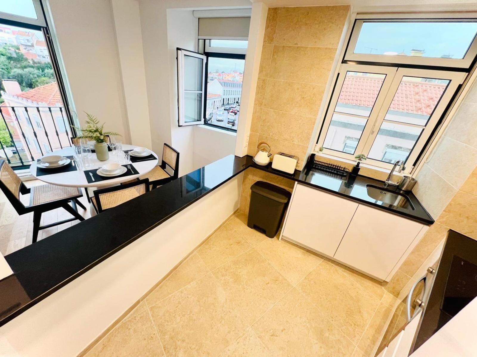 Pink House Beautiful 2 Bedroom Flat In Center Apartment Lissabon
