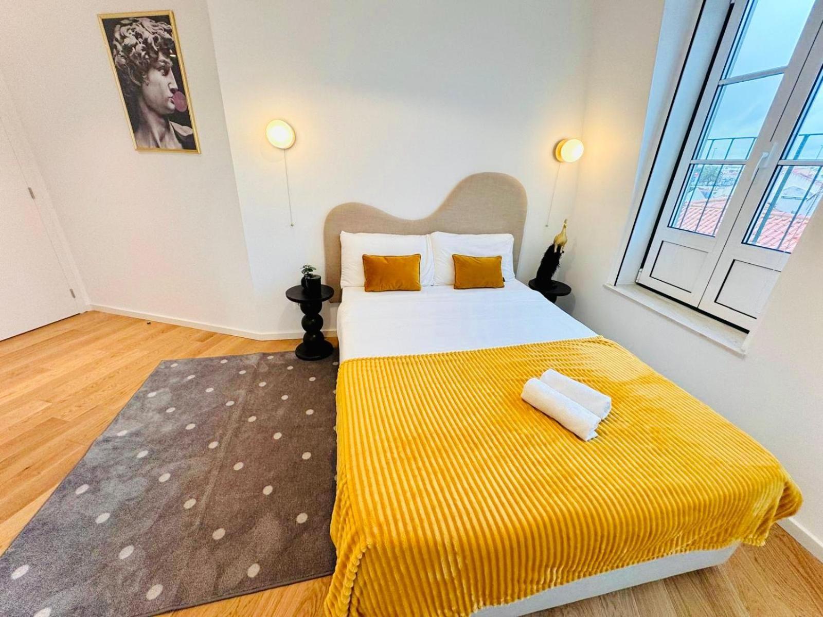 Apartment Pink House Beautiful 2 Bedroom Flat In Center Lissabon