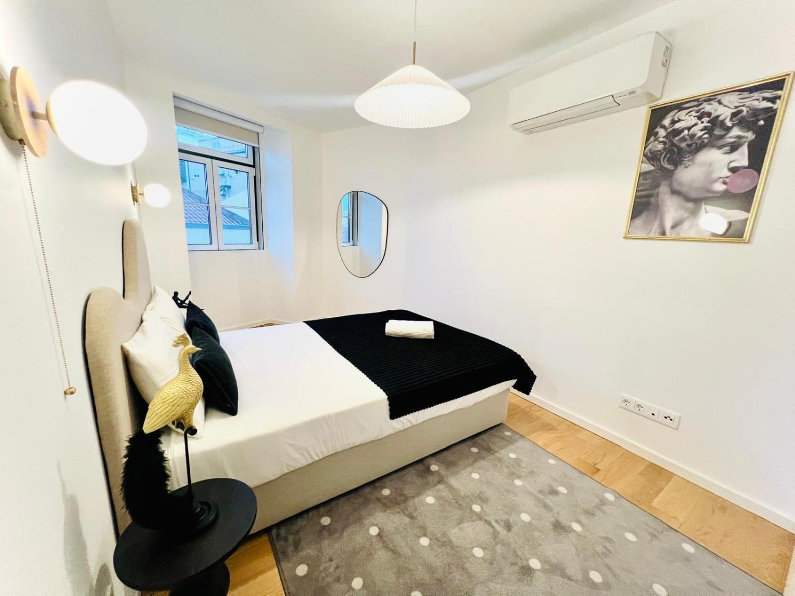 Pink House Beautiful 2 Bedroom Flat In Center Lissabon