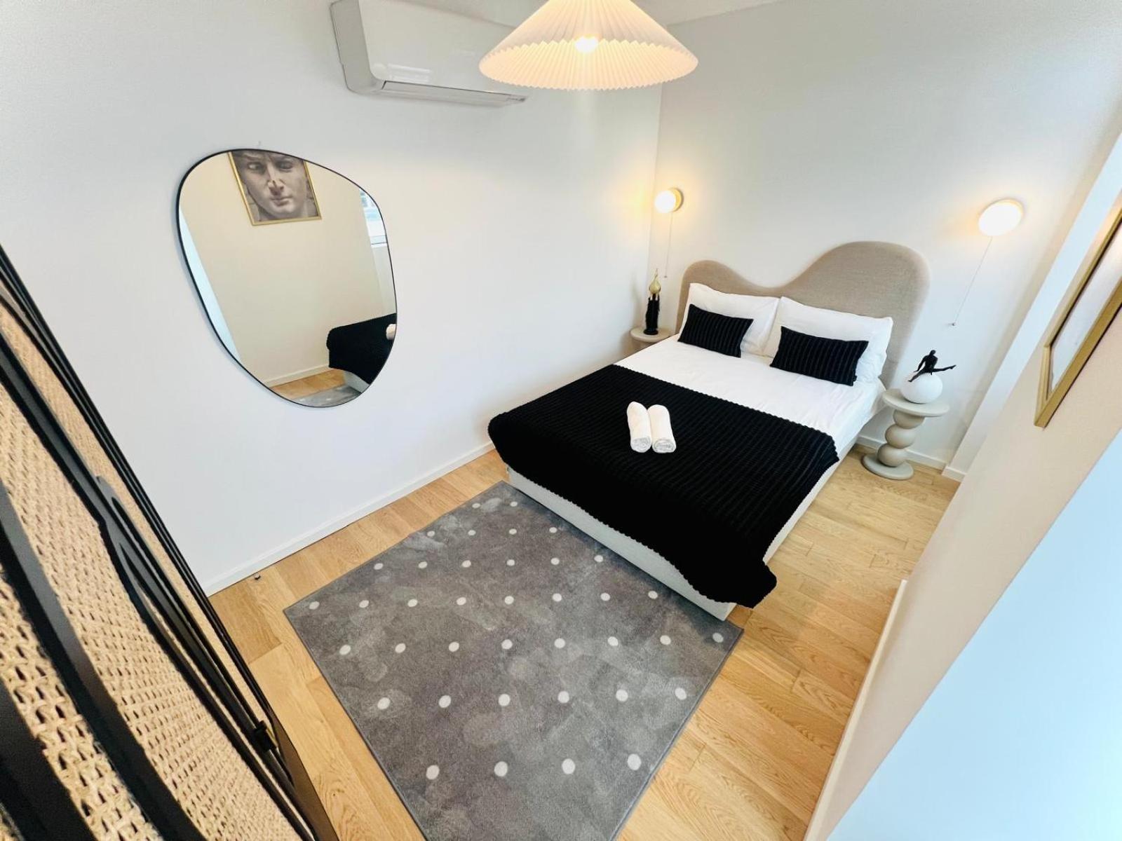 Pink House Beautiful 2 Bedroom Flat In Center Apartment Lissabon
