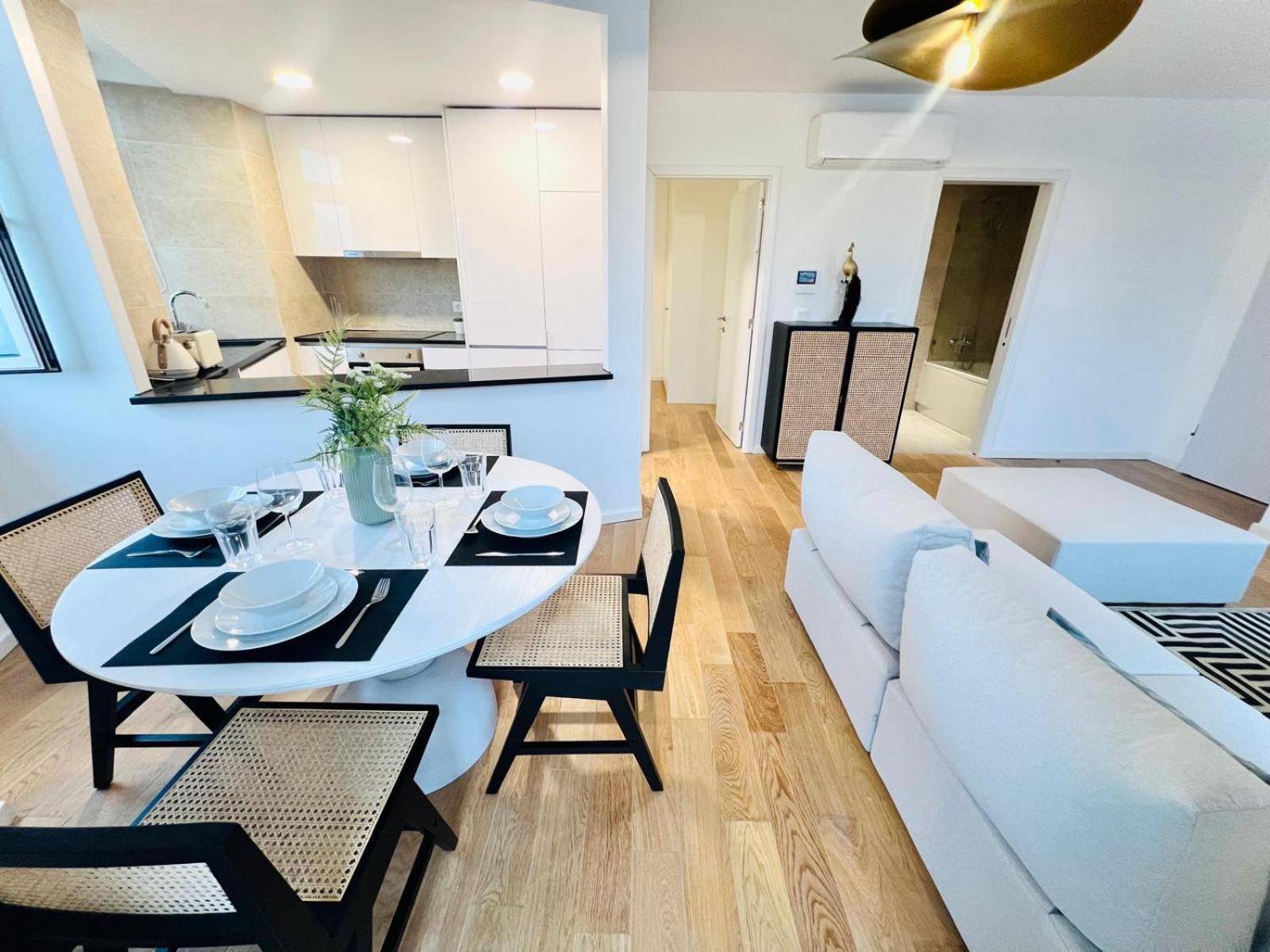 Pink House Beautiful 2 Bedroom Flat In Center * Lissabon