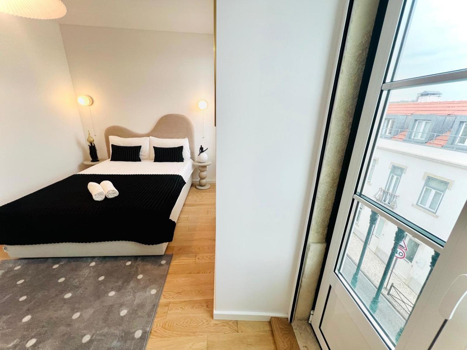 Apartment Pink House Beautiful 2 Bedroom Flat In Center Lissabon
