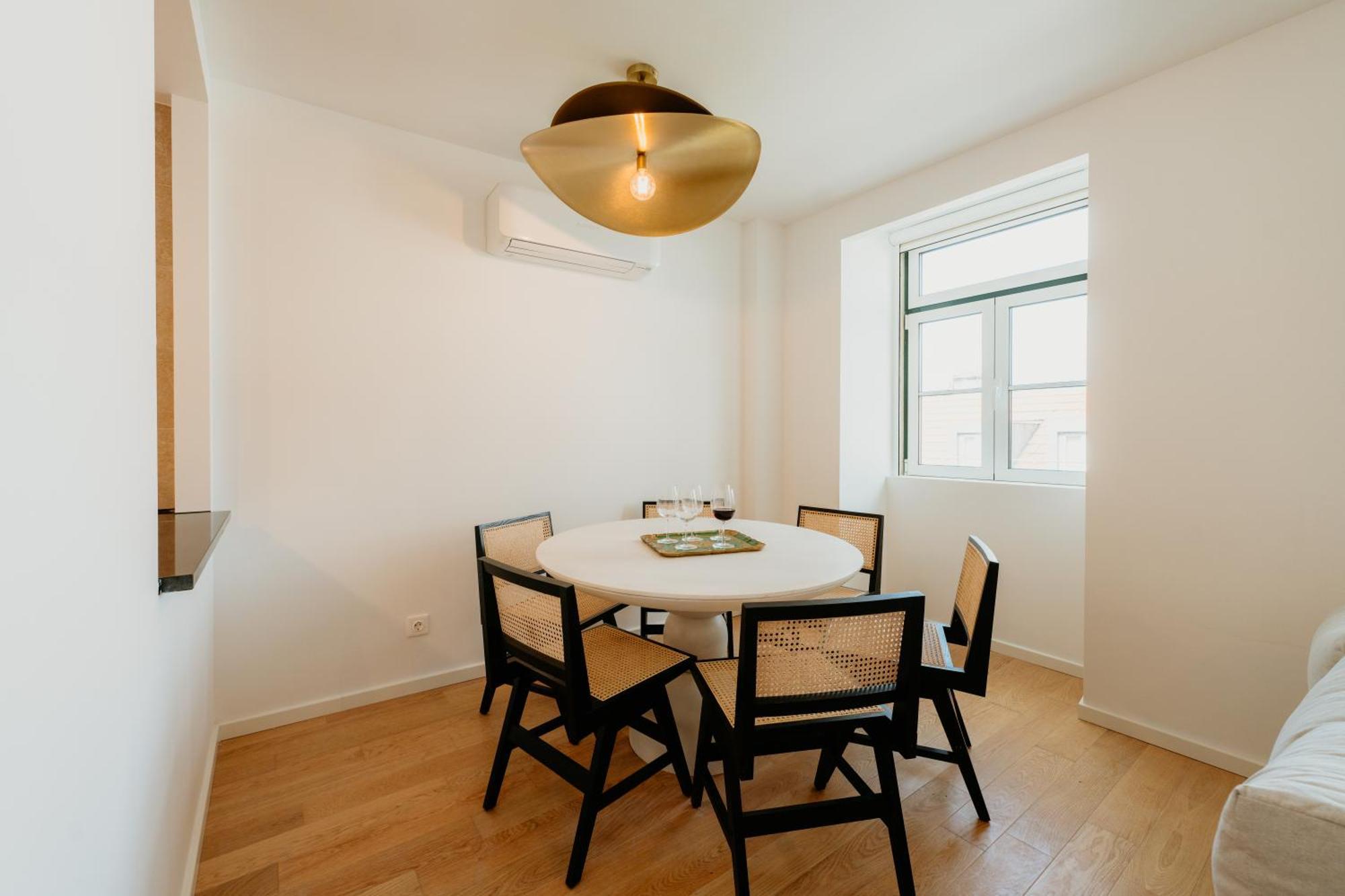 Apartment Pink House Beautiful 2 Bedroom Flat In Center Lissabon