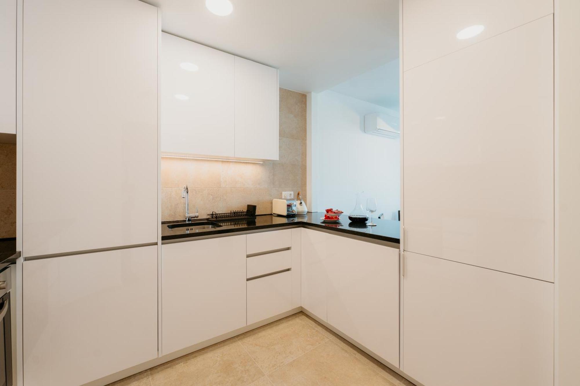 Pink House Beautiful 2 Bedroom Flat In Center Lissabon